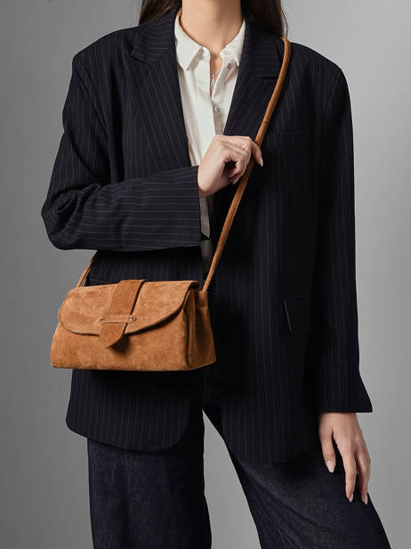 Cross Body Tas M Agnes Rundsleer Met Suède Finish Etrier Bruin agnes EAGV205M ander zicht 1